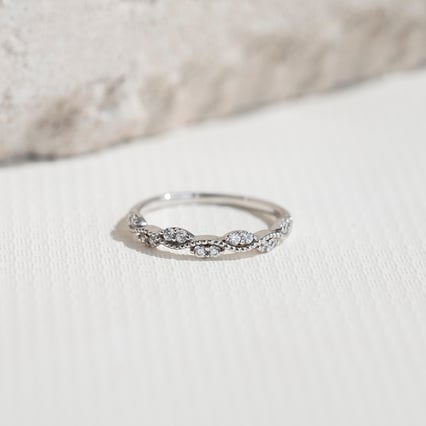Zarter Eternity-Ring mit Diamanten Britton