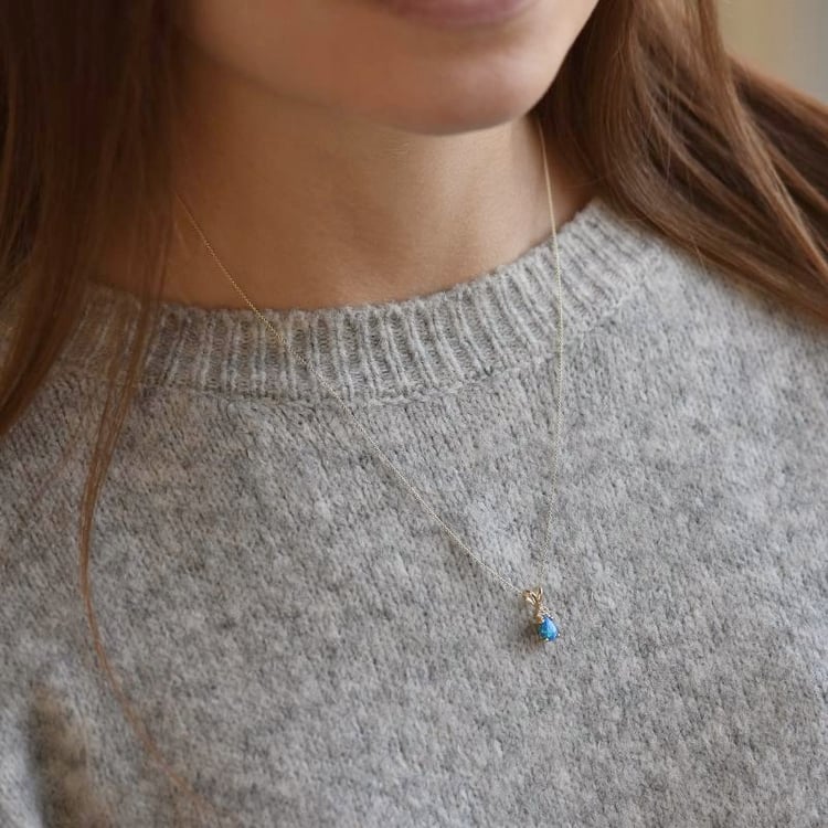 Goldener Anhänger mit bluem Opal und Diamanten Electrah 110306