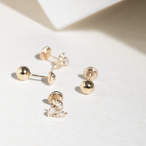 Goldene Ohrstecker mit Zirkonia Marina