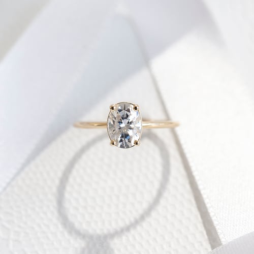 Verlobungsring mit 0.53ct IGI-zertifiziertem einem ovalen Diamanten Frost