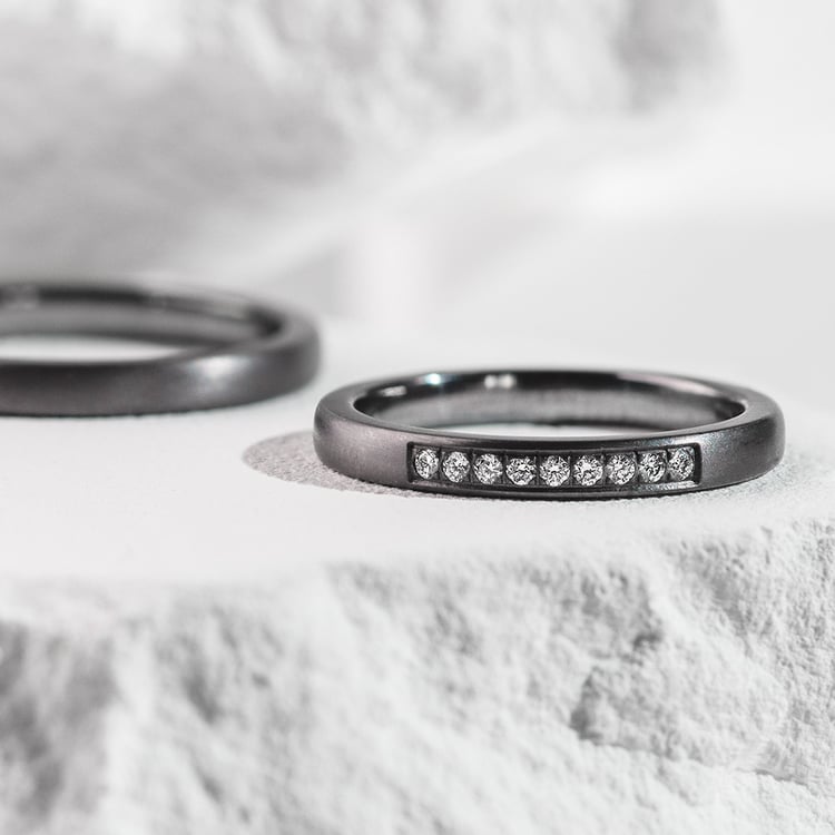 Ring aus Tantal mit Diamanten Rille 157156