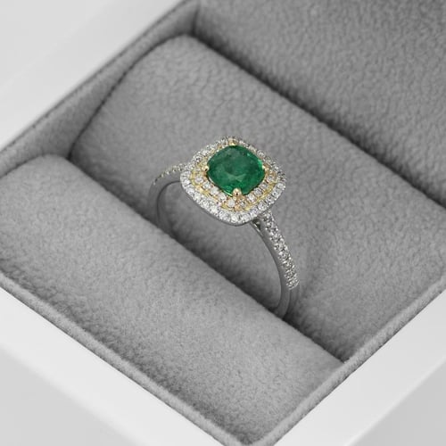 Ring aus zwei Goldarten mit Smaragd und Diamanten Vicente