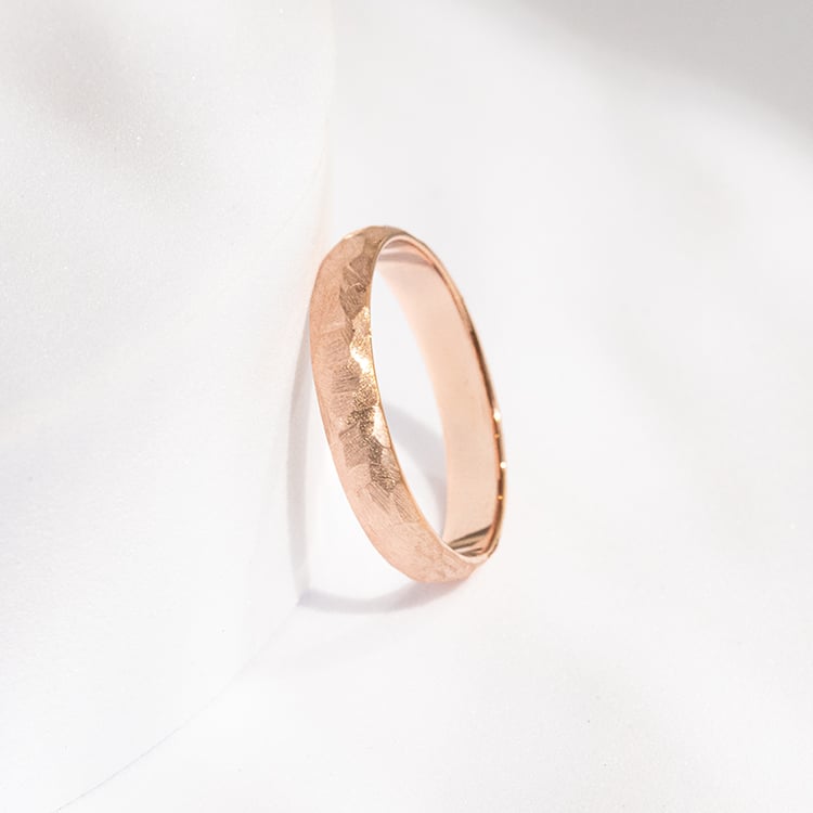 Ring aus matt gehämmertem Roségold für Herren Zvezda 141773