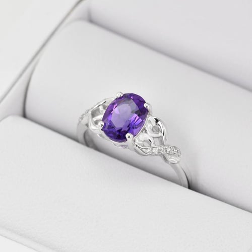 Goldener Amethystring mit Diamanten Alanyse