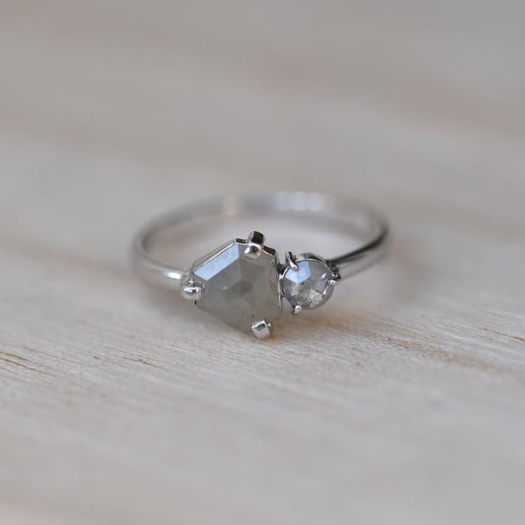 Verlobungsring aus Gold mit Diamanten 48996