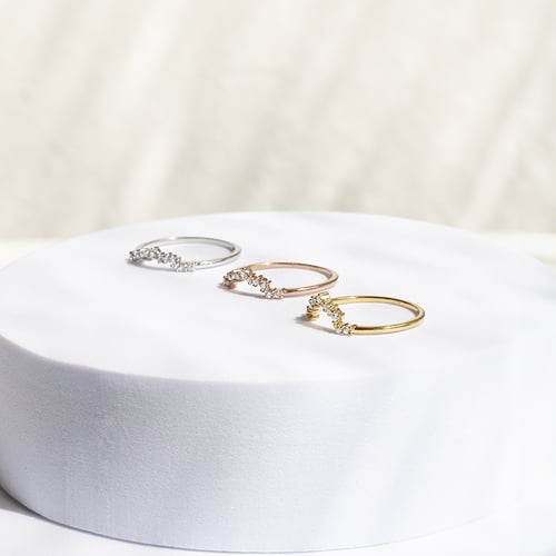 Ring in V-Form mit runden Diamanten Callum