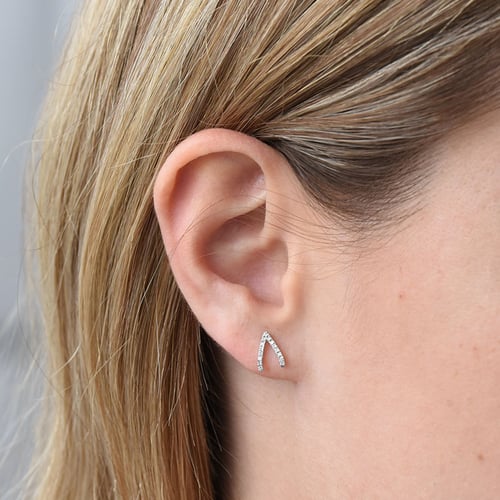 Minimalistische Ohrringe mit Diamanten Wishbone