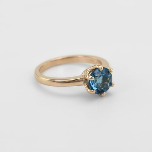 Goldener Verlobungsring mit Londontopas Mukti
