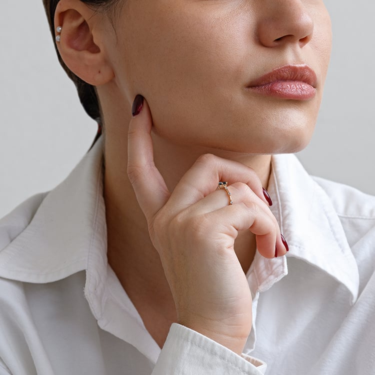 Ring mit Alexandrit und seitlichen Salt and Pepper Diamanten Imelda 133348