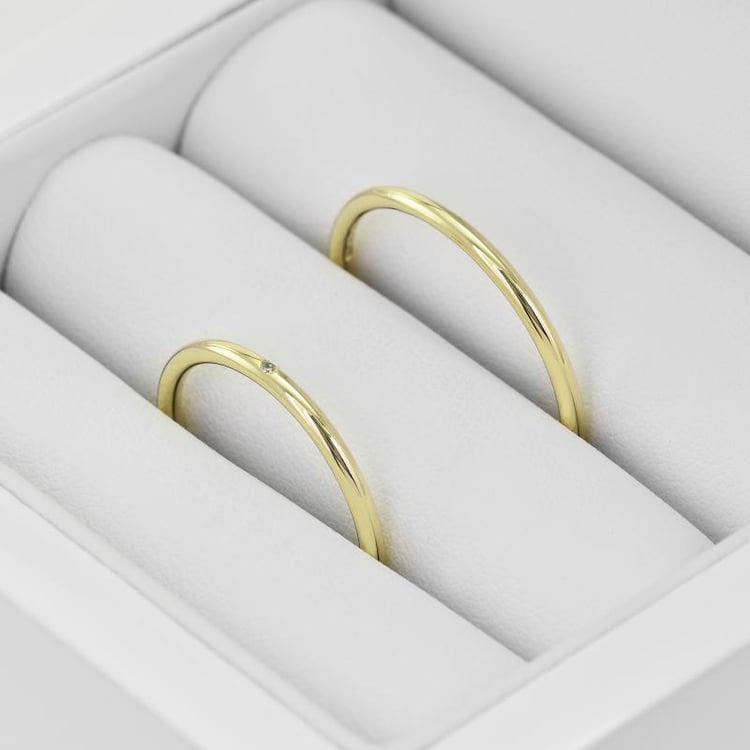 Dezente Trauringe aus Gold mit Diamant Alays 33731