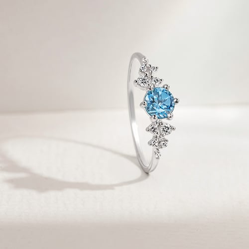 Verlobungsring mit Schweizer Topas und Diamanten Olha