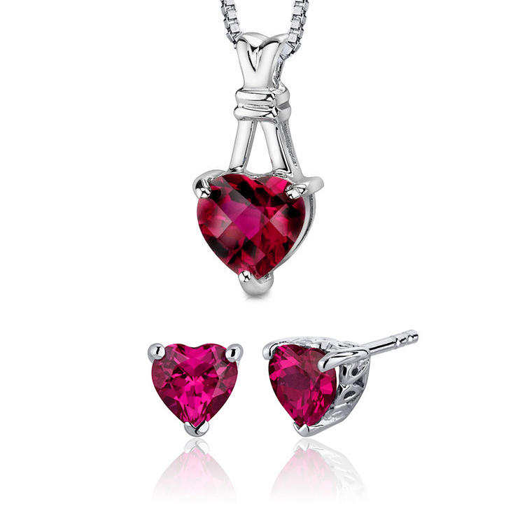 Schmuckset mit Rubinen