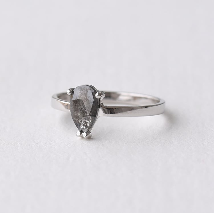 Ring mit Salt and Pepper Diamant Rhys 74675