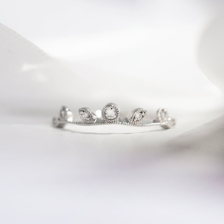 Memoire Ring mit Blattmotiv und Diamanten Bates 110334