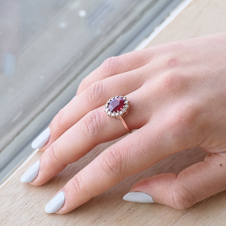 Halo-Ring mit Rubin und Diamanten Chrys 60987