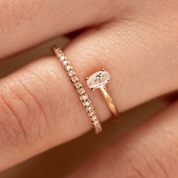 Unkonventioneller Verlobungsring mit Lab Grown Diamanten Lori