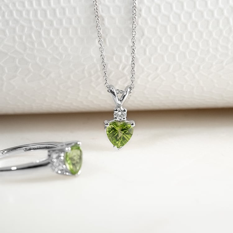 Olivinherz in Goldanhänger mit Diamanten Dorevie 133311