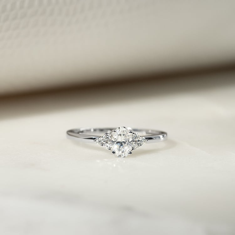 Verlobungsring mit Moissaniten und Diamanten Sheldo 140422