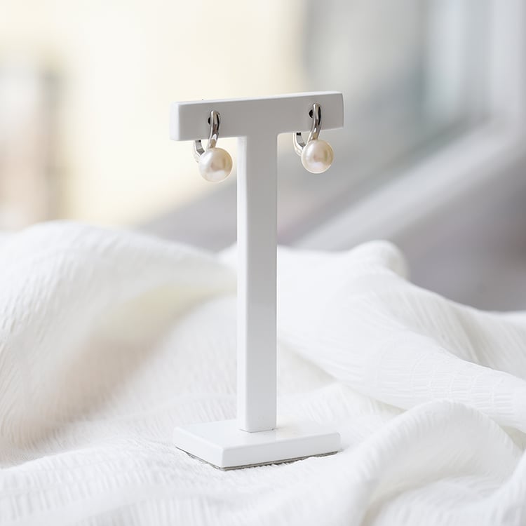 Silberne Hängeohrringe mit weißen Perlen Imala 65623