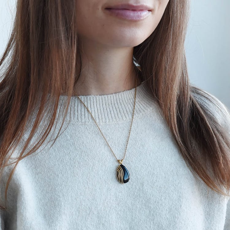 Vergoldeter Anhänger mit Onyx Toini 90910