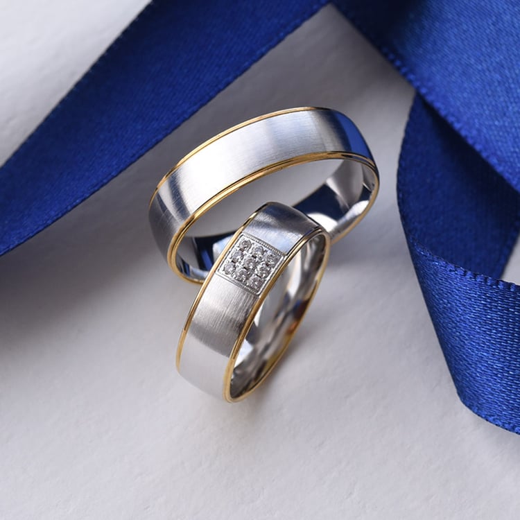 Goldene Eheringe mit Diamanten Audo 75977