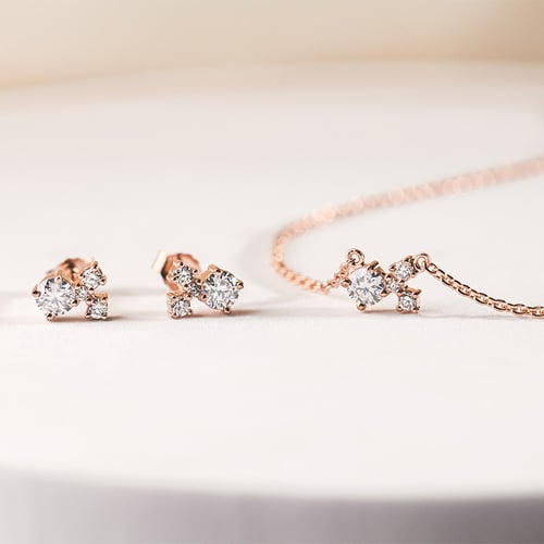 Cluster Ohrringe mit ČGL zertifiziertem Diamanten Kerrie