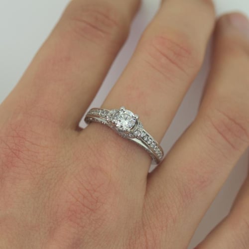 Luxuriöser Verlobungsring mit Diamanten Jiezel
