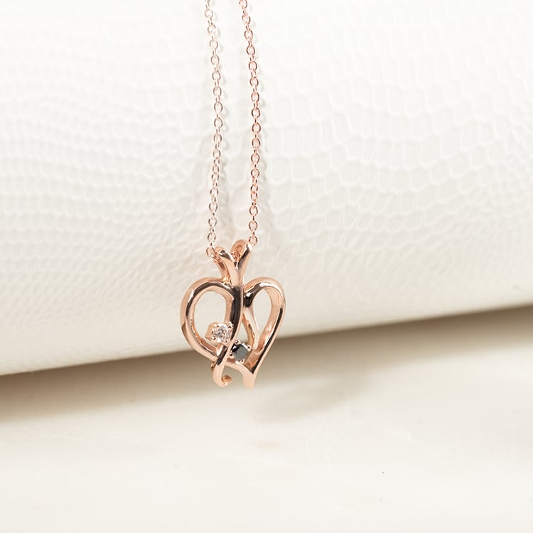 Goldener Anhänger mit weißem und schwarzem Diamanten Lynelle 132758