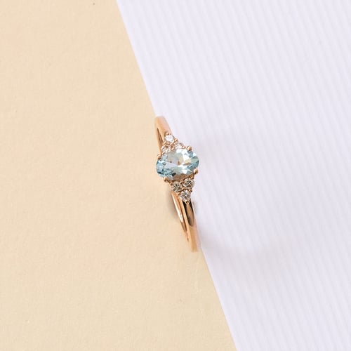 Eleganter Ring mit Aquamarin und Diamanten Sheldo