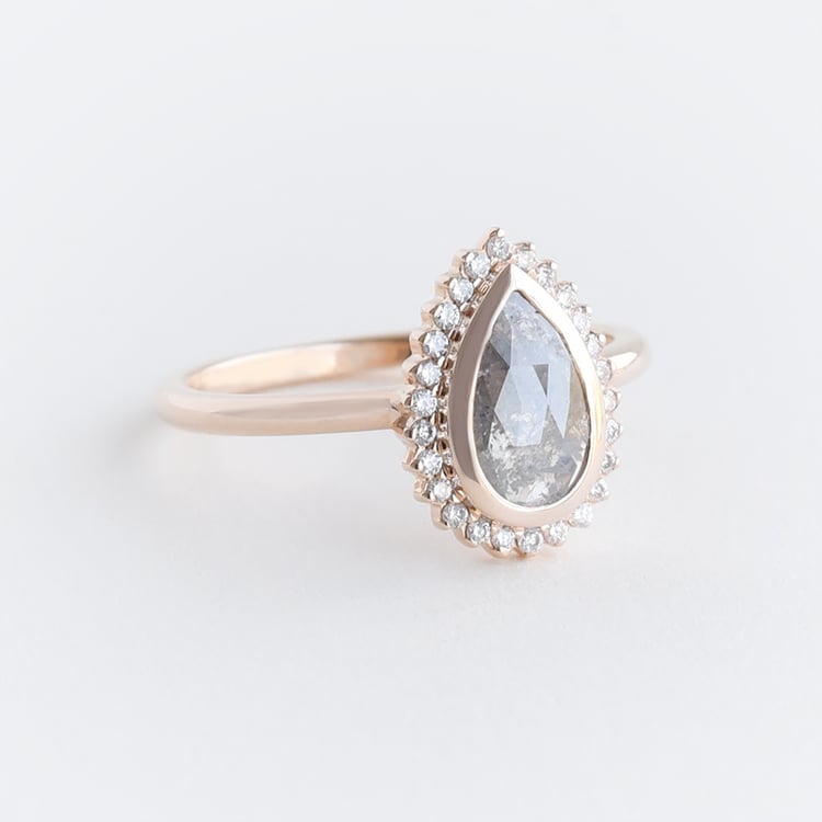 Ring mit Pear Salt and Pepper Diamanten und Diamanten Danni 96403