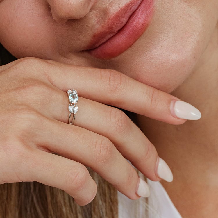 Verlobungsring mit Aquamarin und Moissaniten Halym 162534