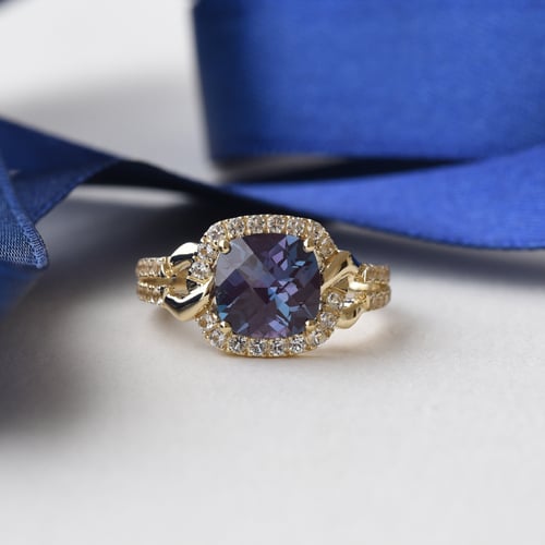 Ring mit einem Alexandrit und Lab Grown Diamanten Odran