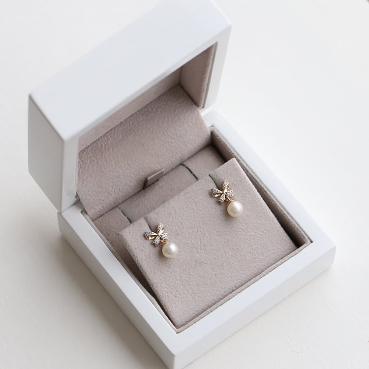 Perlenschmuck Set mit Schleife und Lab Grown Diamanten Cherlys 151888