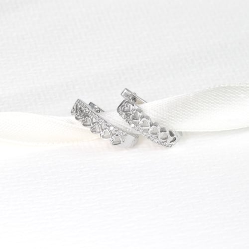 Runde Ohrringe mit Diamanten und Herzen Luba