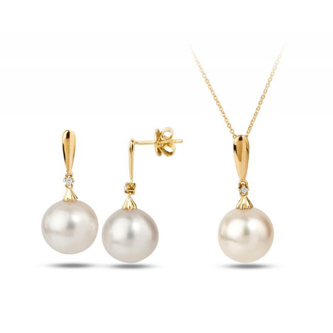 Schmuckkollektion mit Perlen