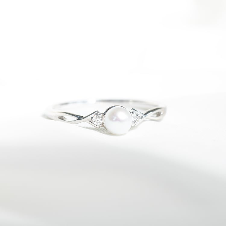 Eleganter Silberring mit einer Perle und Lab Grown Diamanten Azana 128765