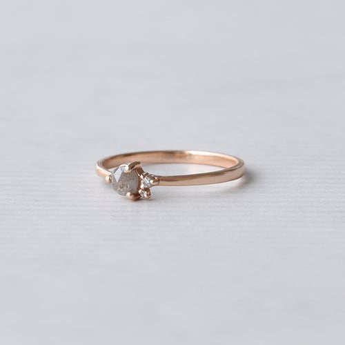 Goldring mit Salt'n'Pepper Diamant und Diamanten Marine