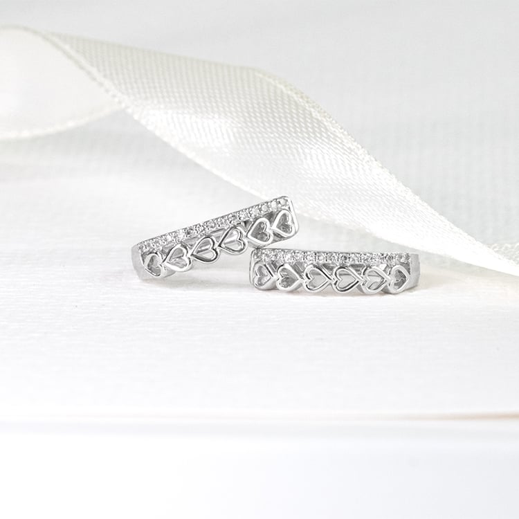 Runde Ohrringe mit Lab Grown Diamanten und Herzen Luba 125238