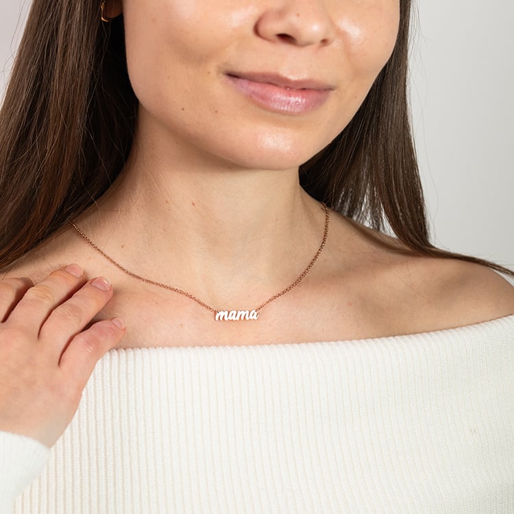 Silberne Halskette mit Aufschrift Mama 150609