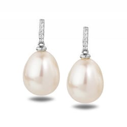 Goldene Perlenohrringe mit Diamanten Manisha