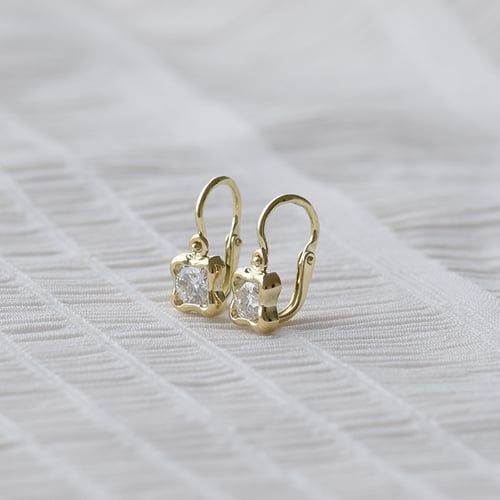 Goldene Kinderohrringe mit Lab Grown Diamanten Karola