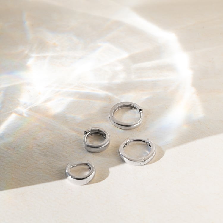 Silberne kreisrunde Ohrringe 140251