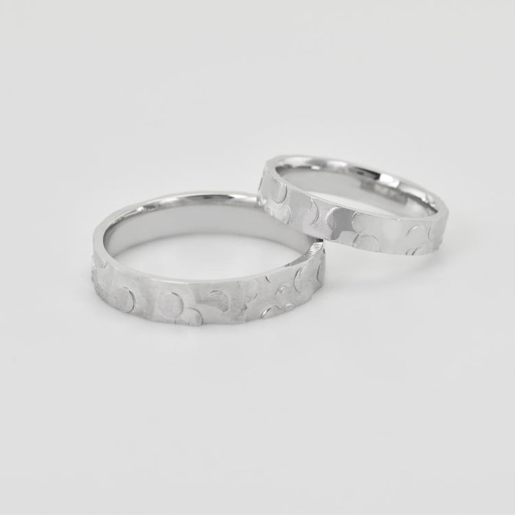 Trauringe aus Weißgold atypisch 37789