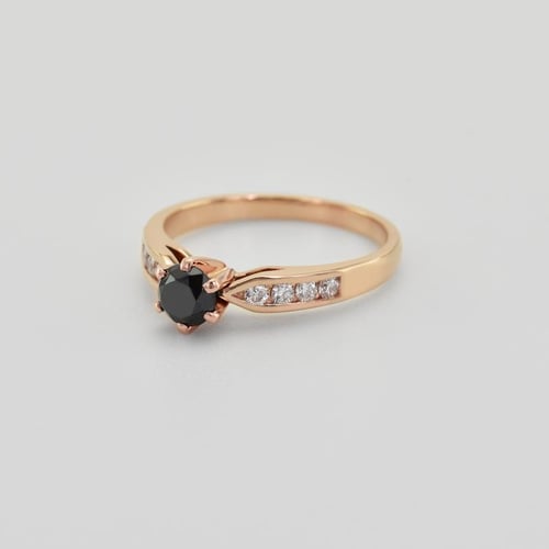 Verlobungsring mit schwarzem Diamant Mita