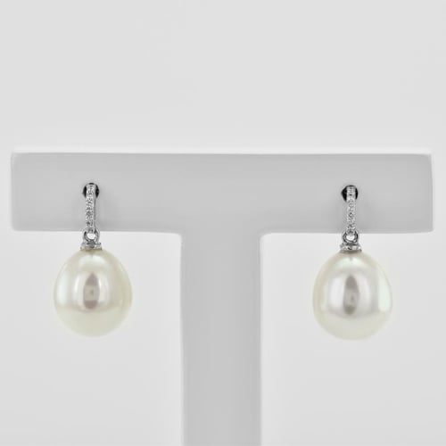 Goldene Perlenohrringe mit Diamanten Manisha