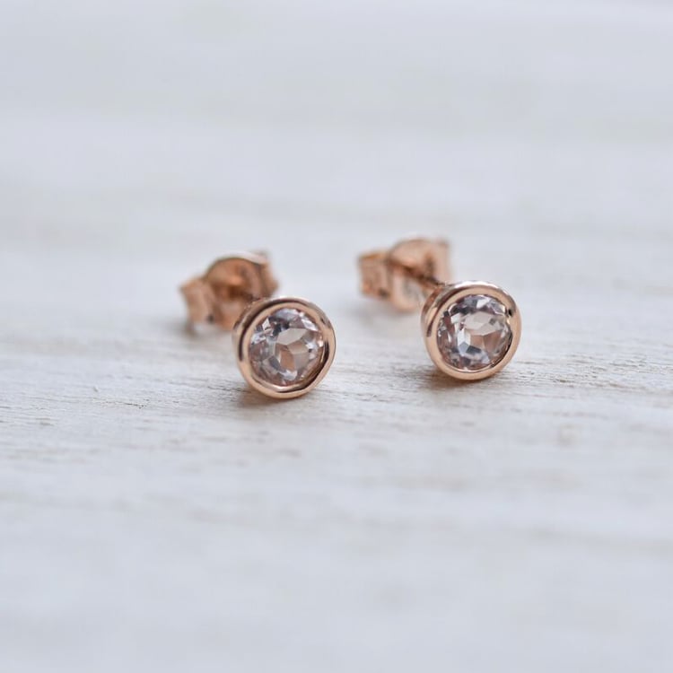 Wunderschöne Ohrstecker mit Zargenfassung Morganit Wetty 41346