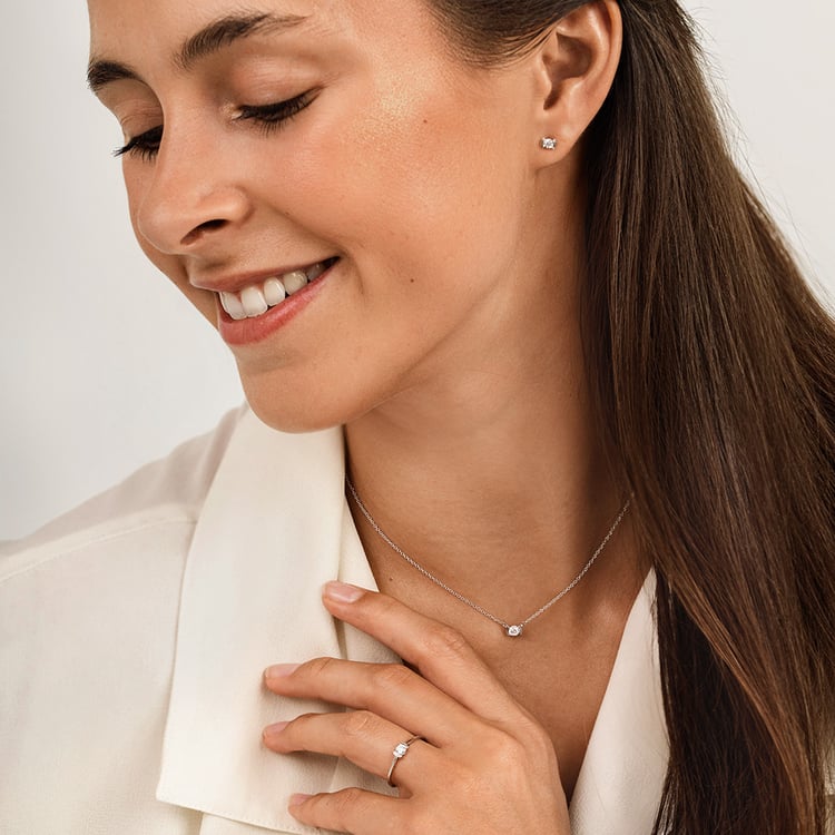 Minimalistischer Ring aus Silber mit Diamanten Otto 163138