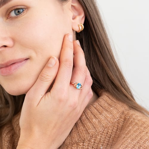 Goldener Topasring mit Diamanten Alanyse