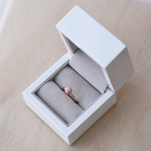 Goldring mit rosa Opal Yana