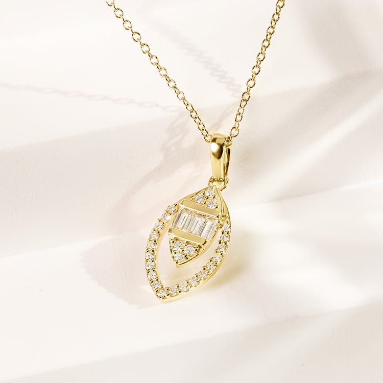 Goldener Anhänger in Mandelform mit Lab Grown Diamanten Einar 161590